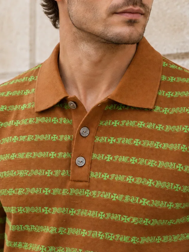 Chrome Hearts — Polo marron à manches longues, motifs verts et boutons argentés, porté dans une rue parisienne.