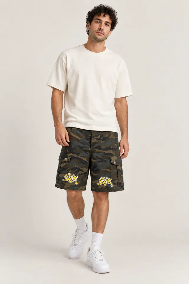 Short Chrome Hearts camouflage vert et marron, Porté de face