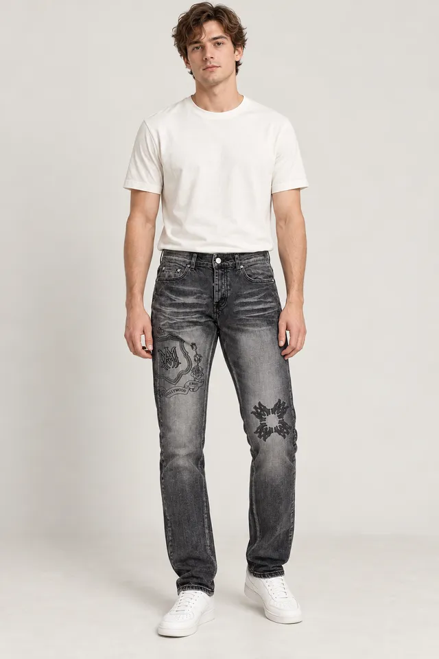 Jean Amiri à motif en étoile gris et noir, Porté de face