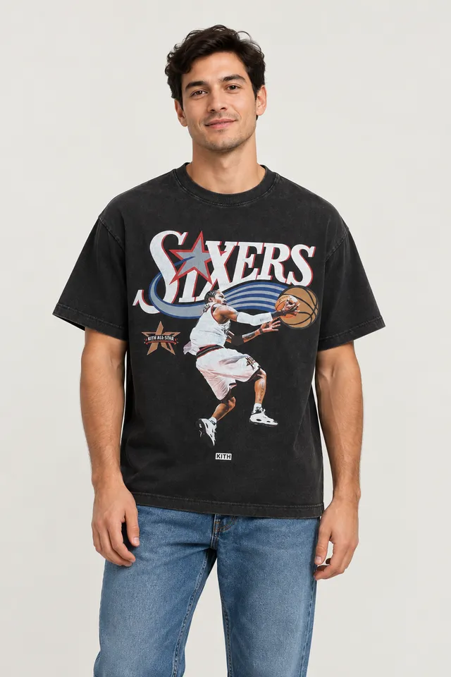 T-shirt Kith Allen Iverson à inscription SIXERS noir, Porté de face