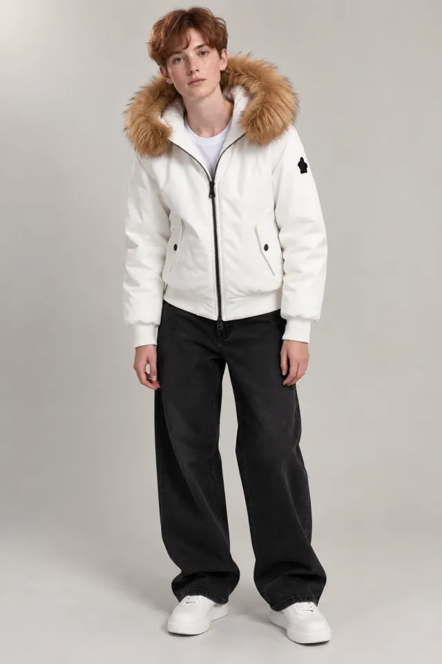 Veste Moncler à inscription DIST, Porté de face