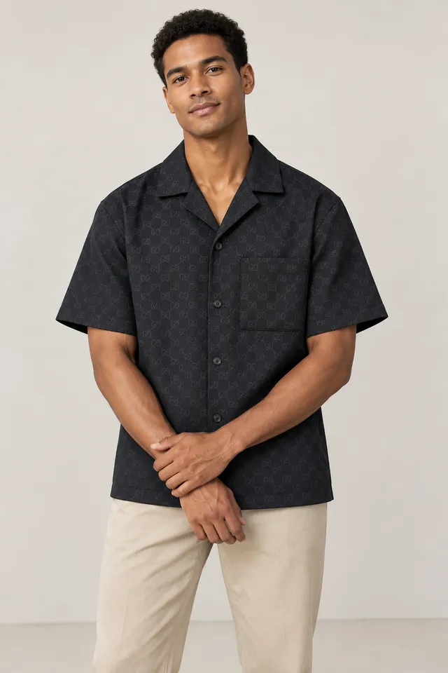 Chemise à manches courtes Gucci noire, Porté de face