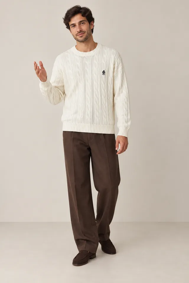 Pull en maille Prada blanc et blanc cassé, Porté de face