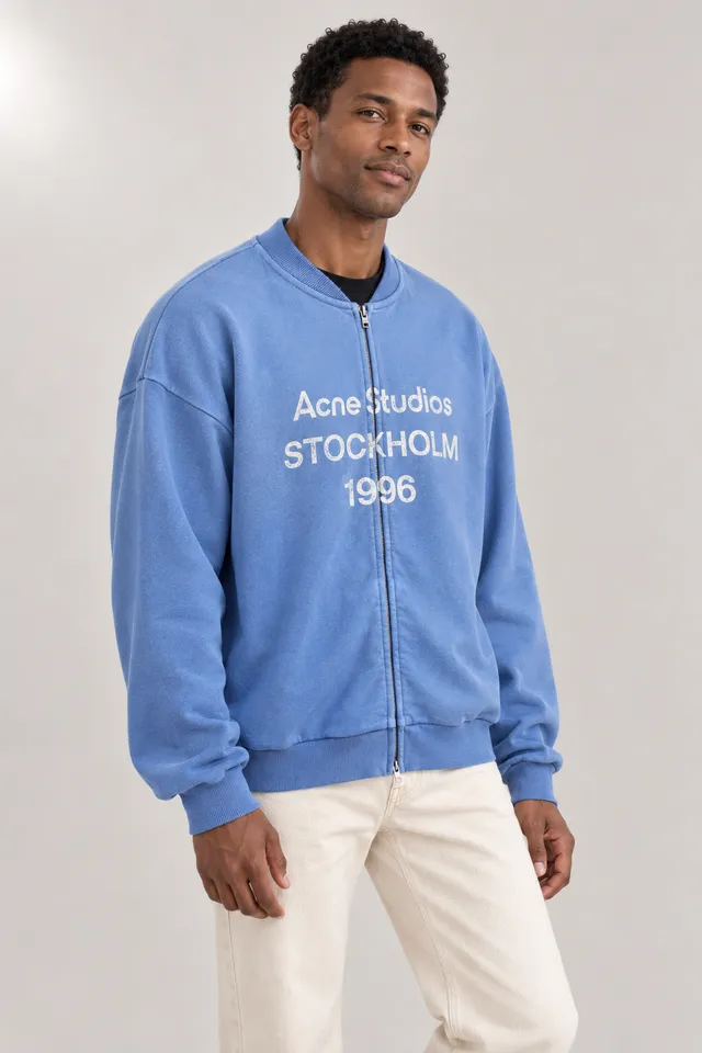 Sweat zippé Acne Studios à inscription STOCKHOLM 1996 bleu, Porté de face