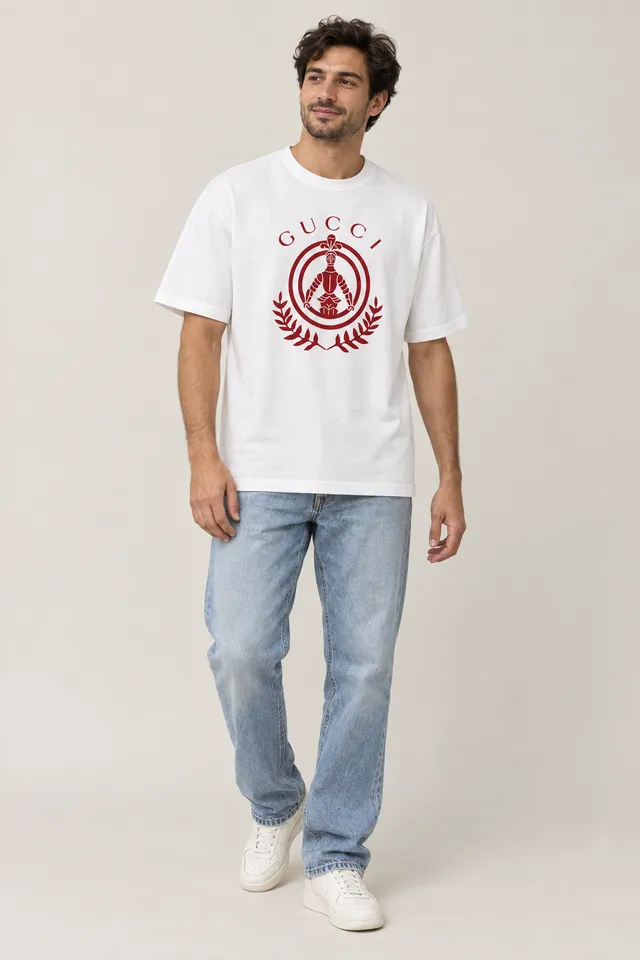 T-shirt Gucci rouge et blanc, Porté de face