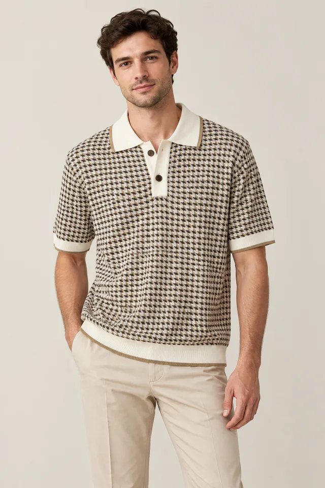 Polo Celine à inscription PARIS blanc cassé et beige, Porté de face