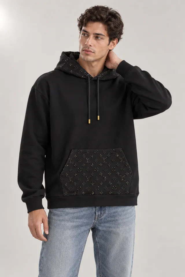 Sweat à capuche Louis Vuitton à monogramme noir, Porté de face